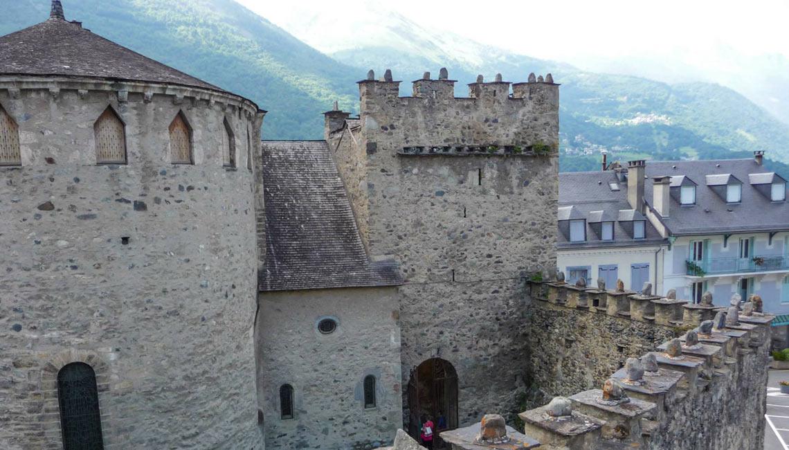 Vue depuis le gîte sur l'Eglise des Templiers